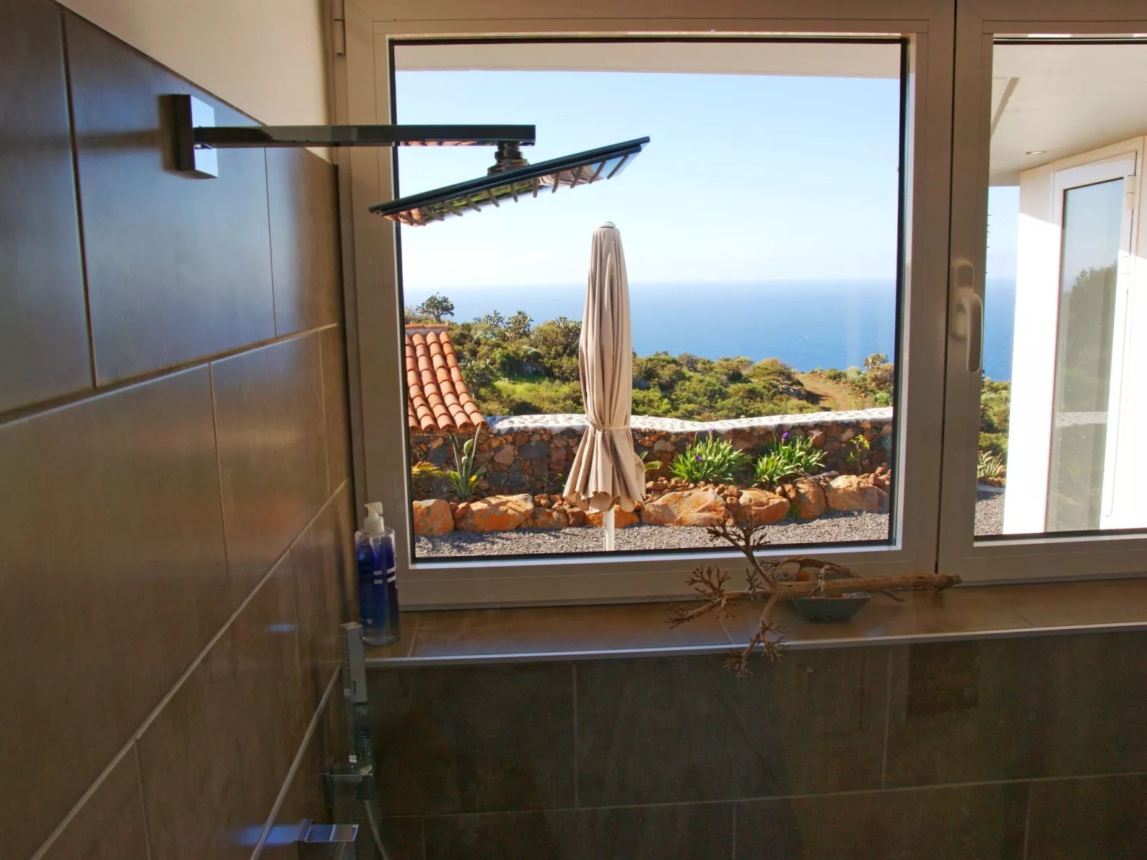 Moderne Architekten-Villa mit Infinity-Pool und Meerblick - Image-tags.info