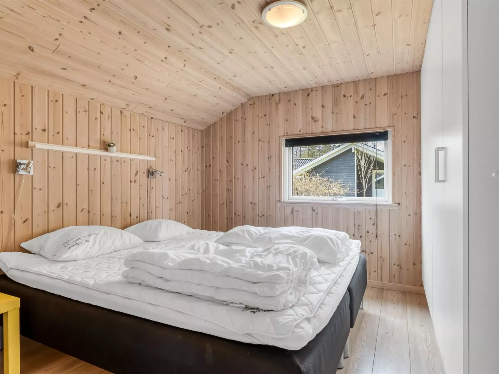 "Botwith" - 2.8km from the sea - Binnen