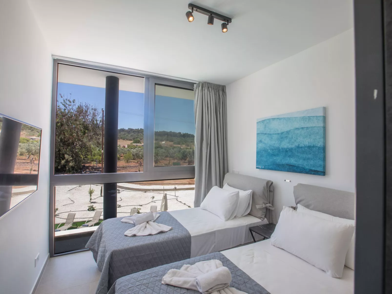 Geräumige Villa mit großem Garten und Pool - Image-tags.info