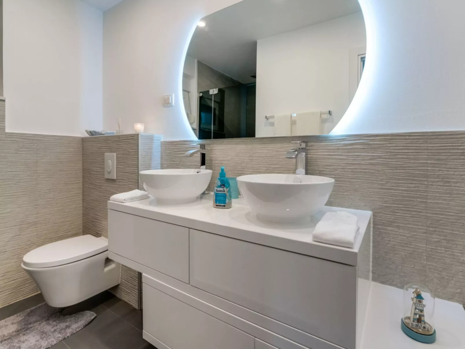 Neue Villa mit Pool und Meerblick - Image-tags.info