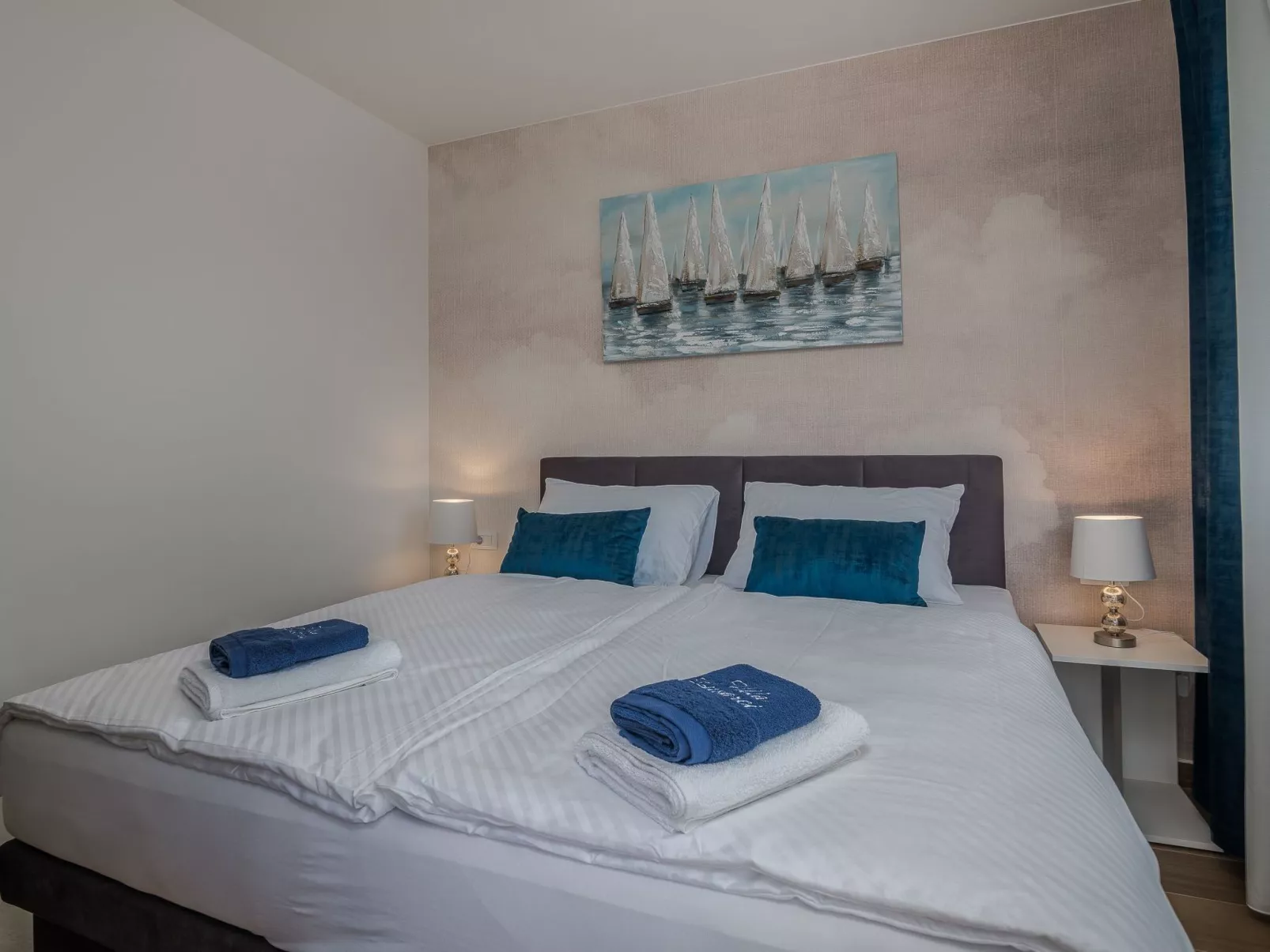 Luxuriöse Villa mit Salzwasserpool in einer ruhigen Gegend - Image-tags.info