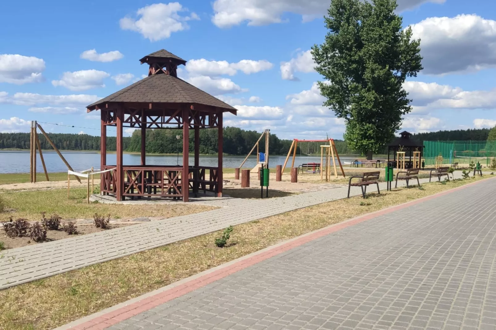 Apartament wakacyjny w Kiedrowicach dla max 5 osób-Buitenkant zomer