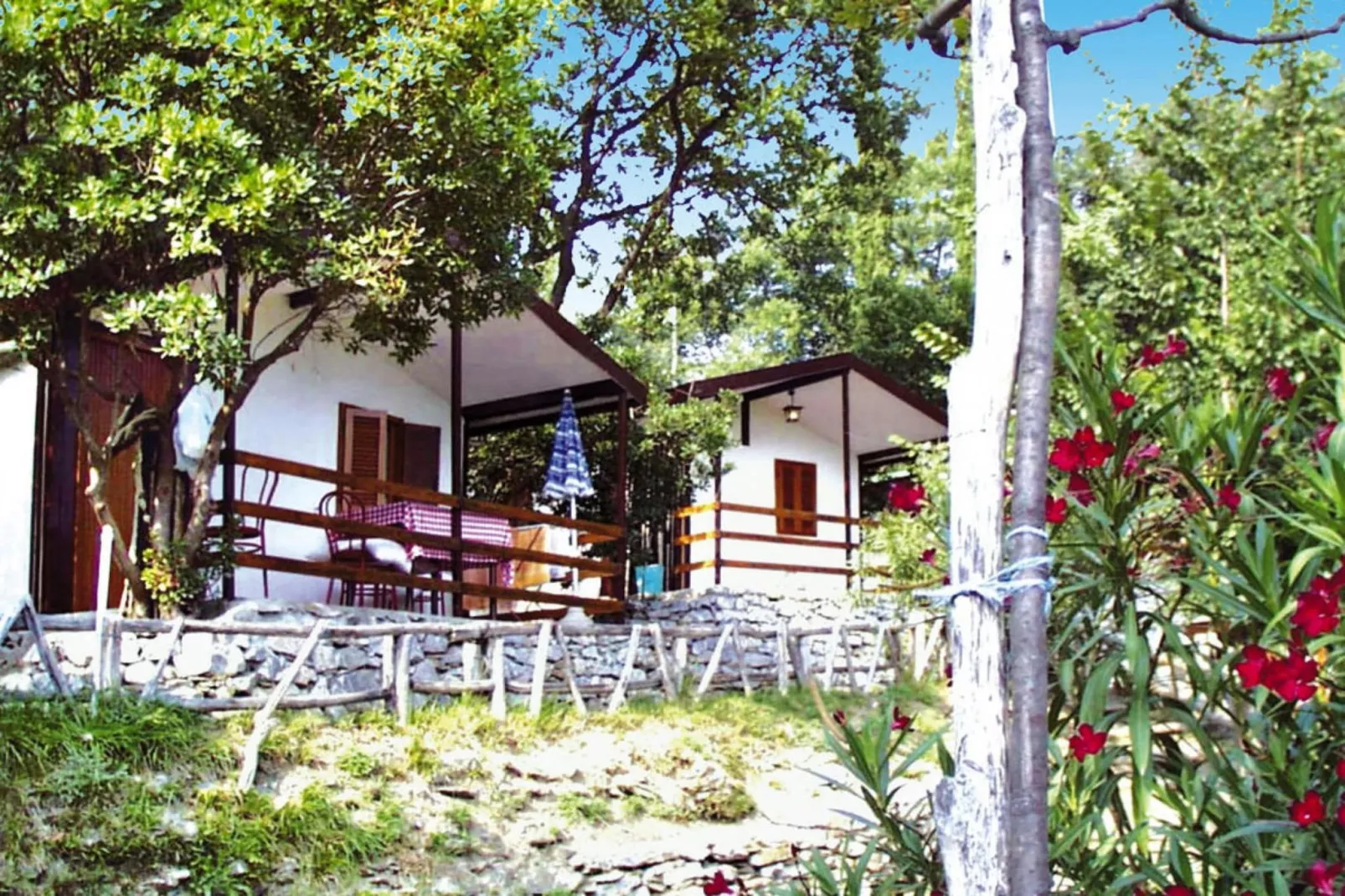 Ferienresort C'era Una Volta Villanova d'Albengo - Type B5 mit Veranda ca 25 qm - Buitenkant zomer