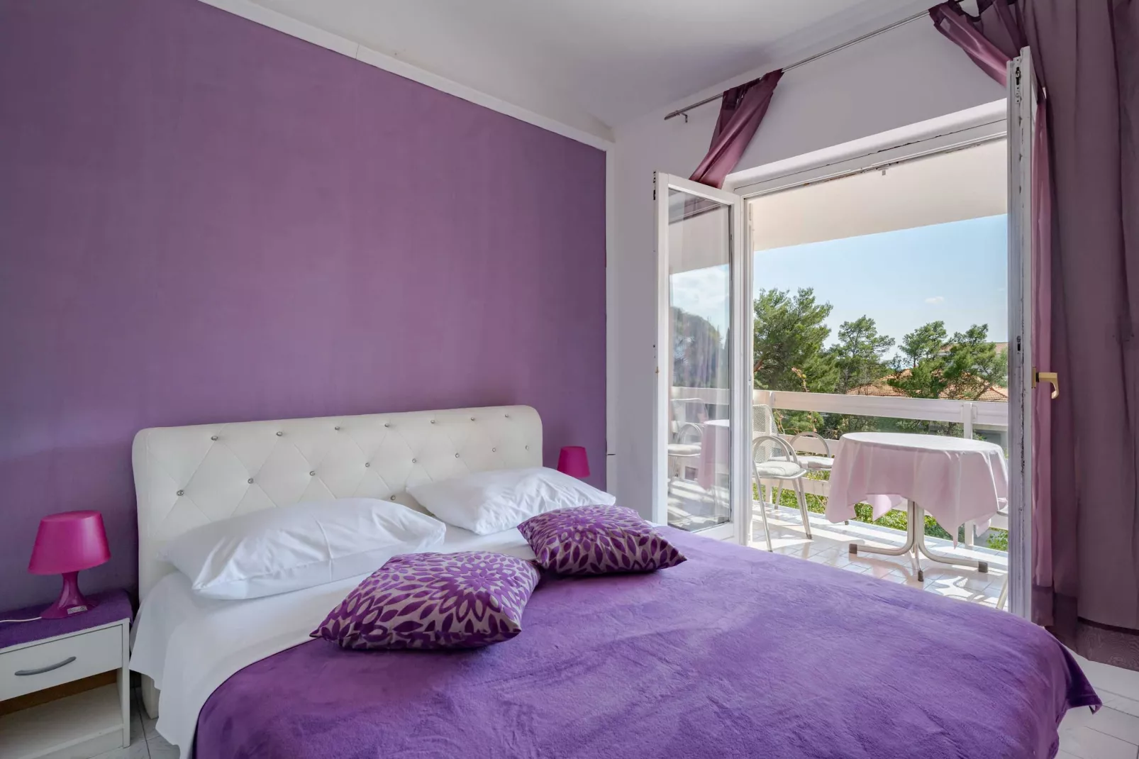 LaidBack Apartments - One Bedroom Apartment with Balcony and Sea View (Lavander) - Slaapkamer