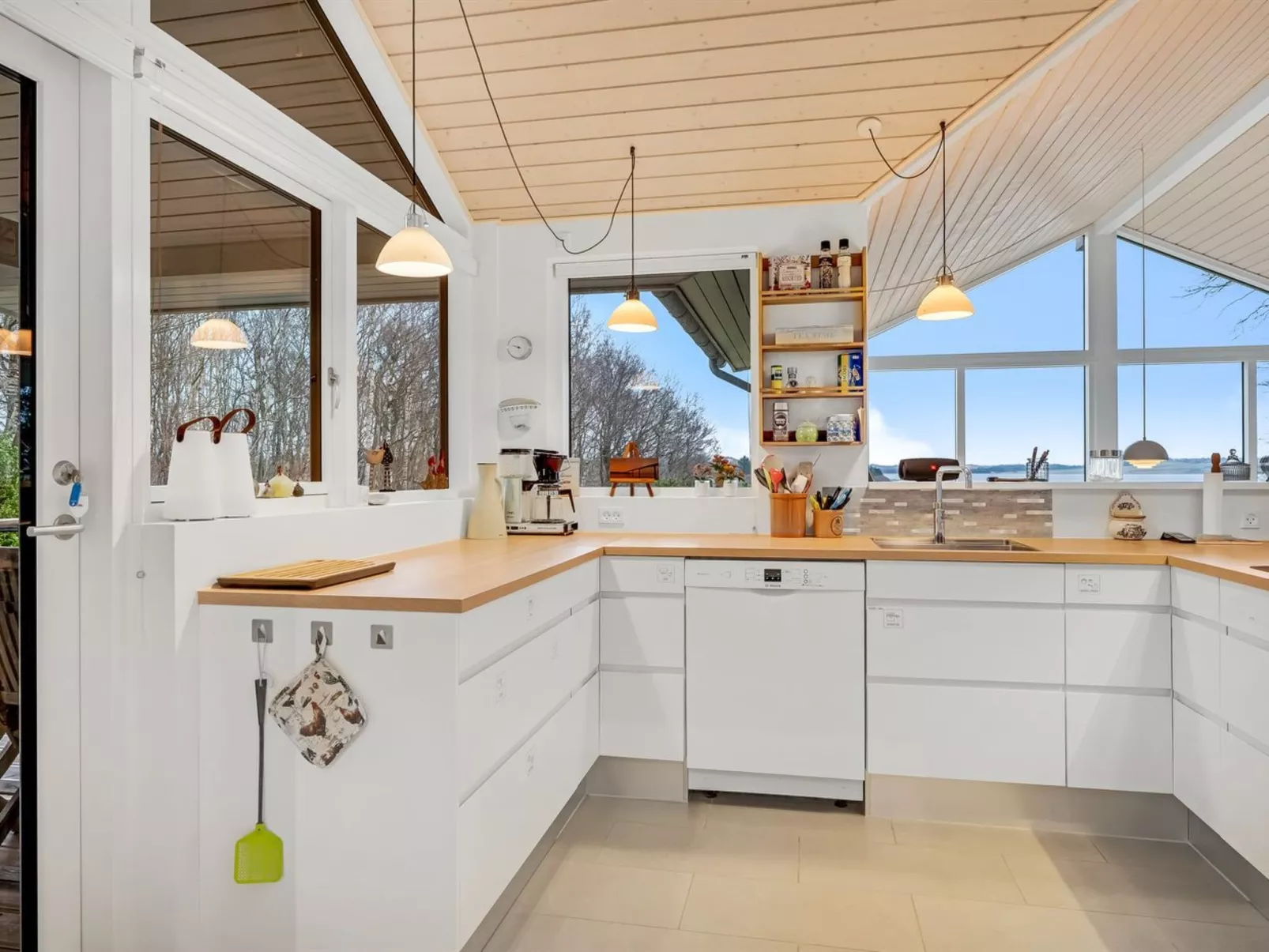 "Nico" - 70m to the fjord - Binnen