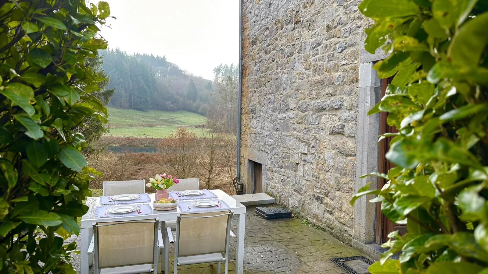 Gite de Montaigle - Terrasbalkon