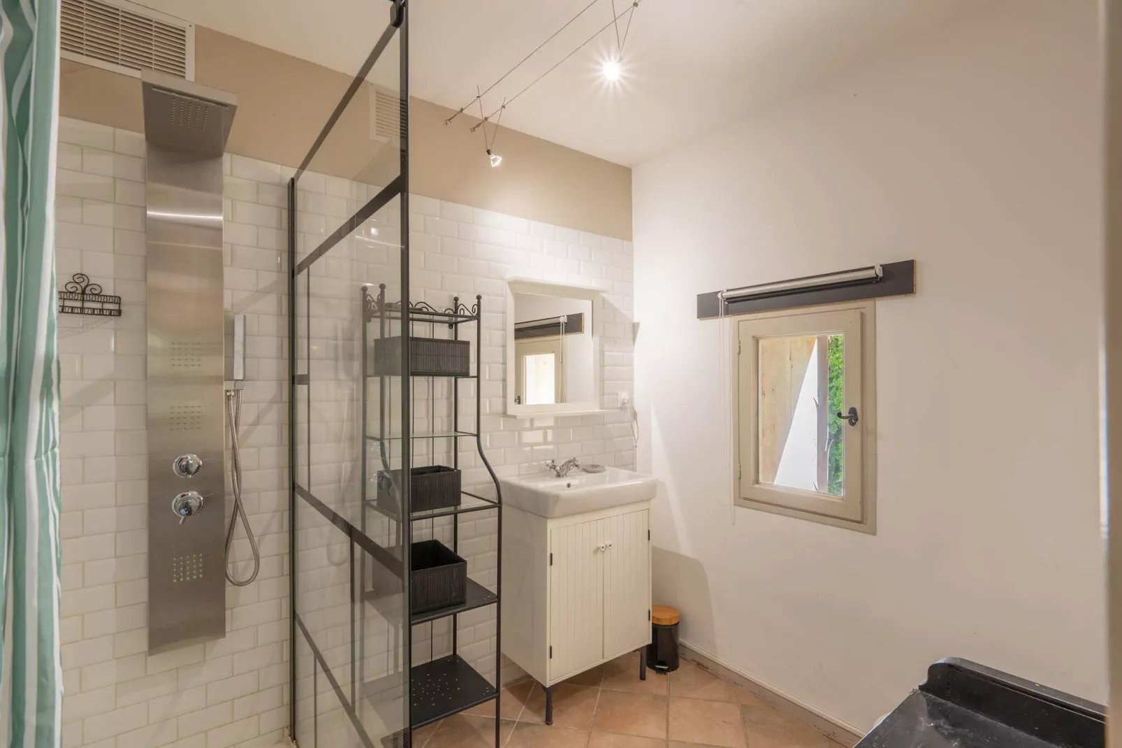 Grand Mas climatisé Arles-Badkamer