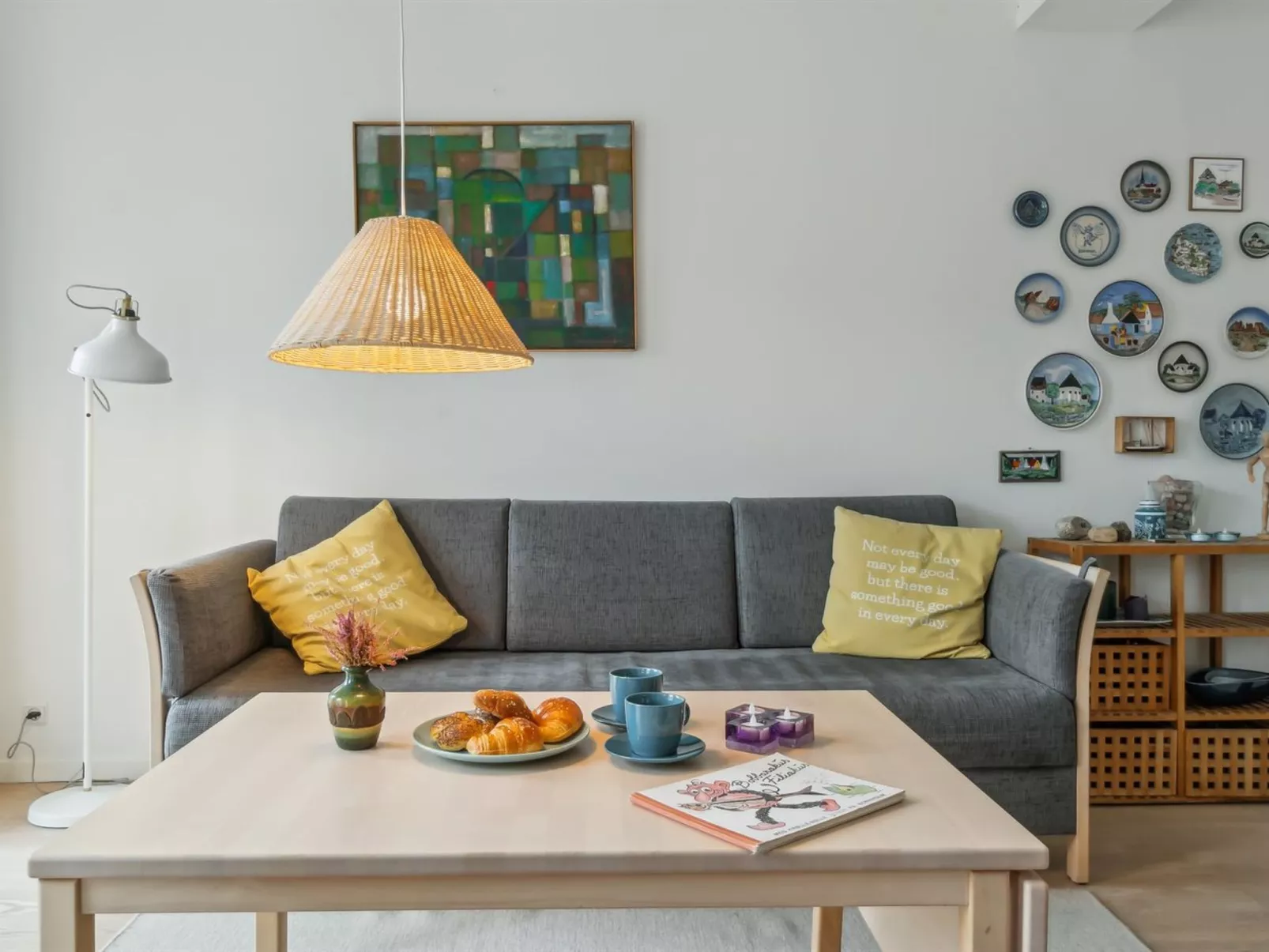 "Yosefin" - 50m from the sea-Binnen