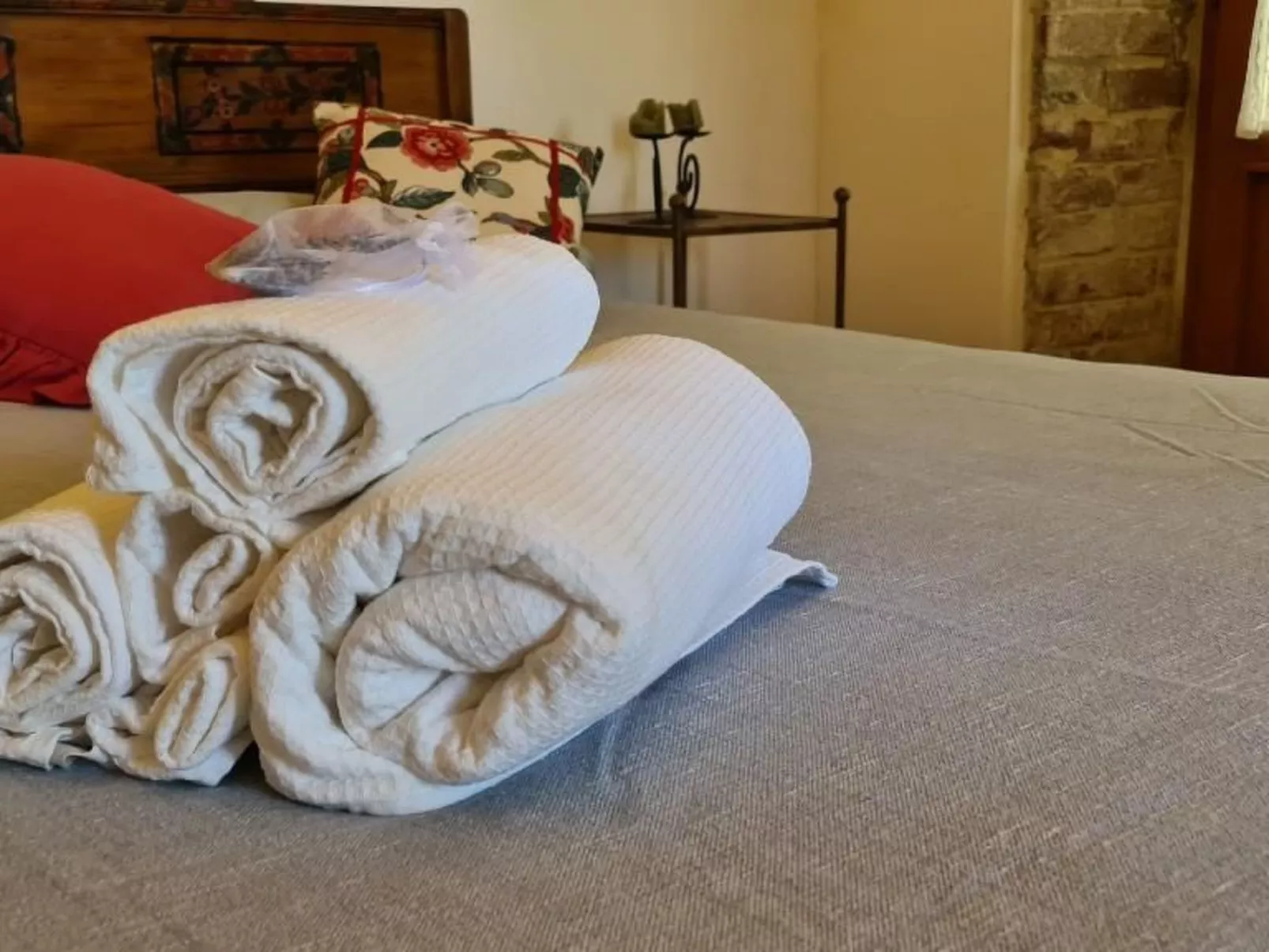 Altes Haus in Rotecastello mit großem Pool - Image-tags.info