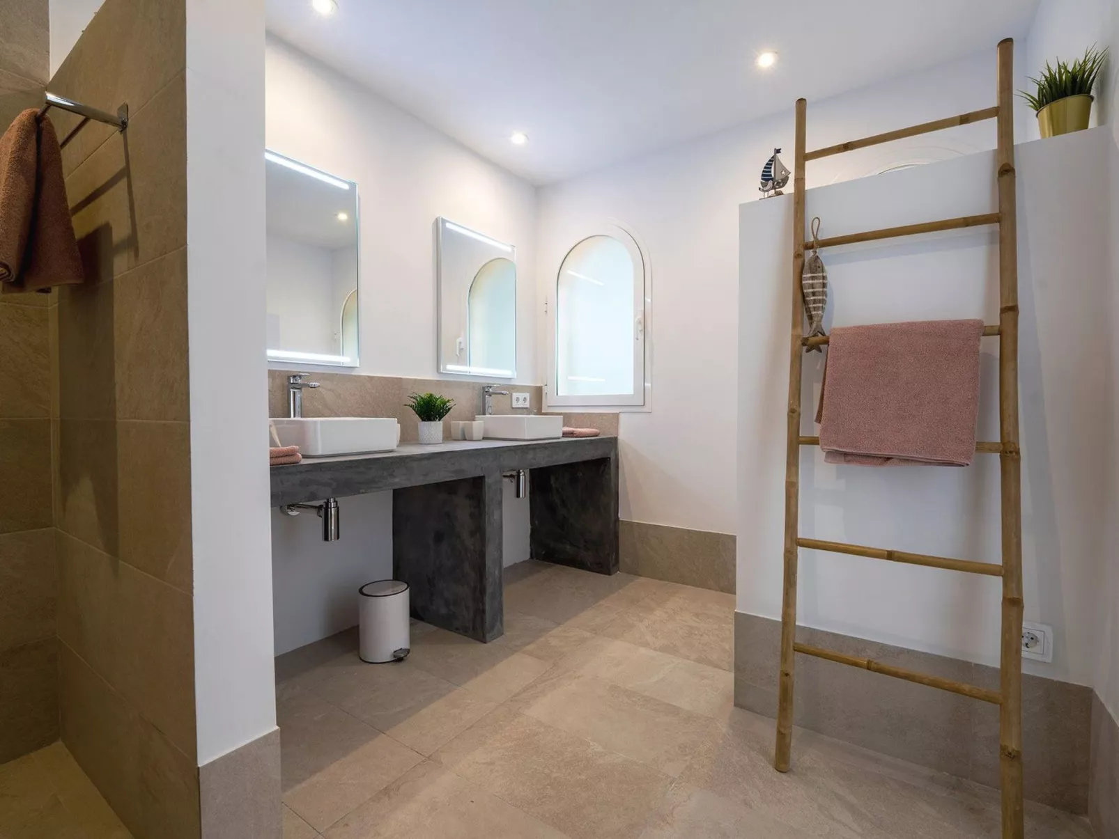 Mit Privatpool für 5 Personen  + 1 Kind ca. 210 m&sup2; in Cala Pi, Balearen (M - Image-tags.info