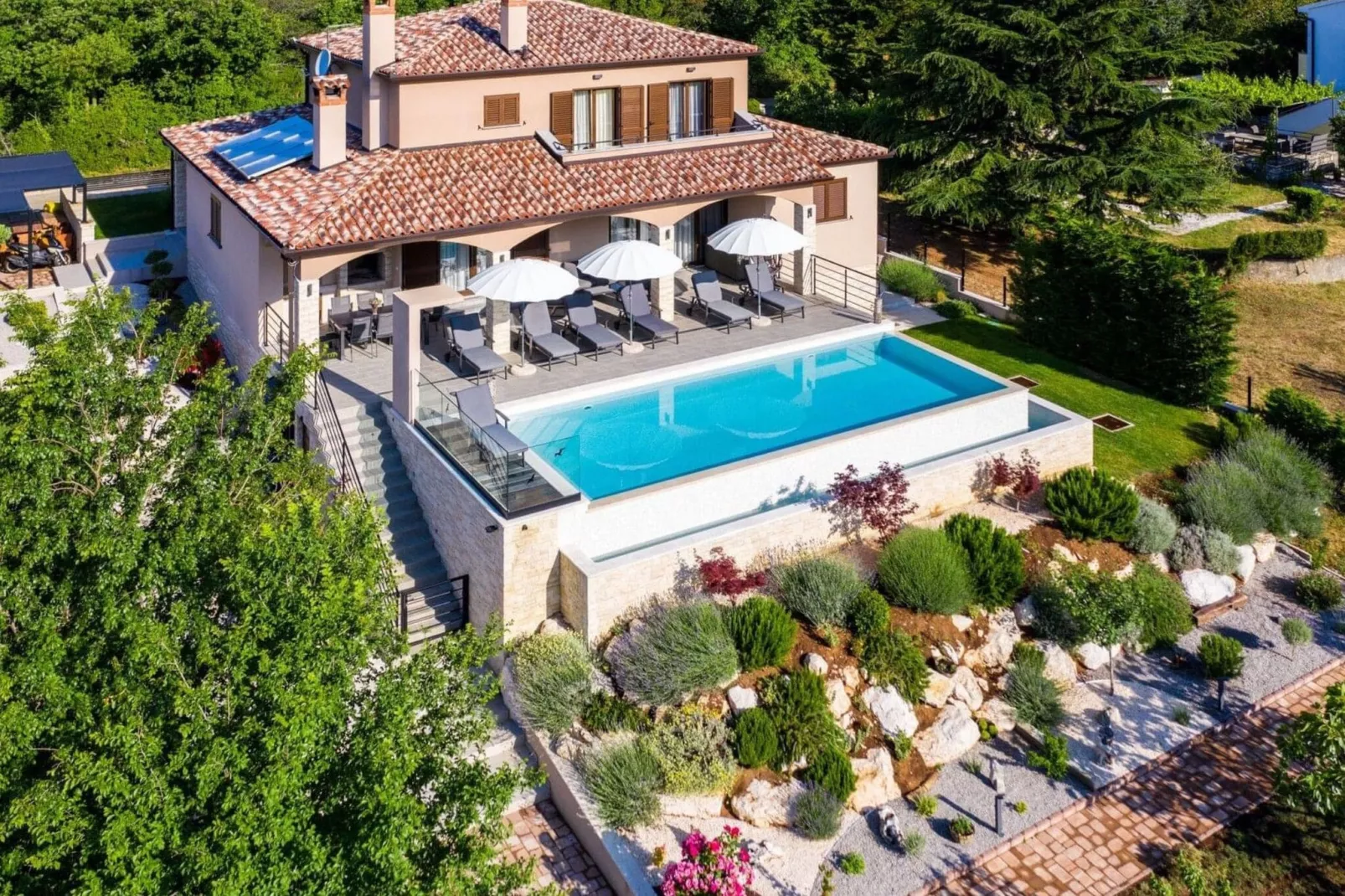 Villa Terra-Buitenkant zomer