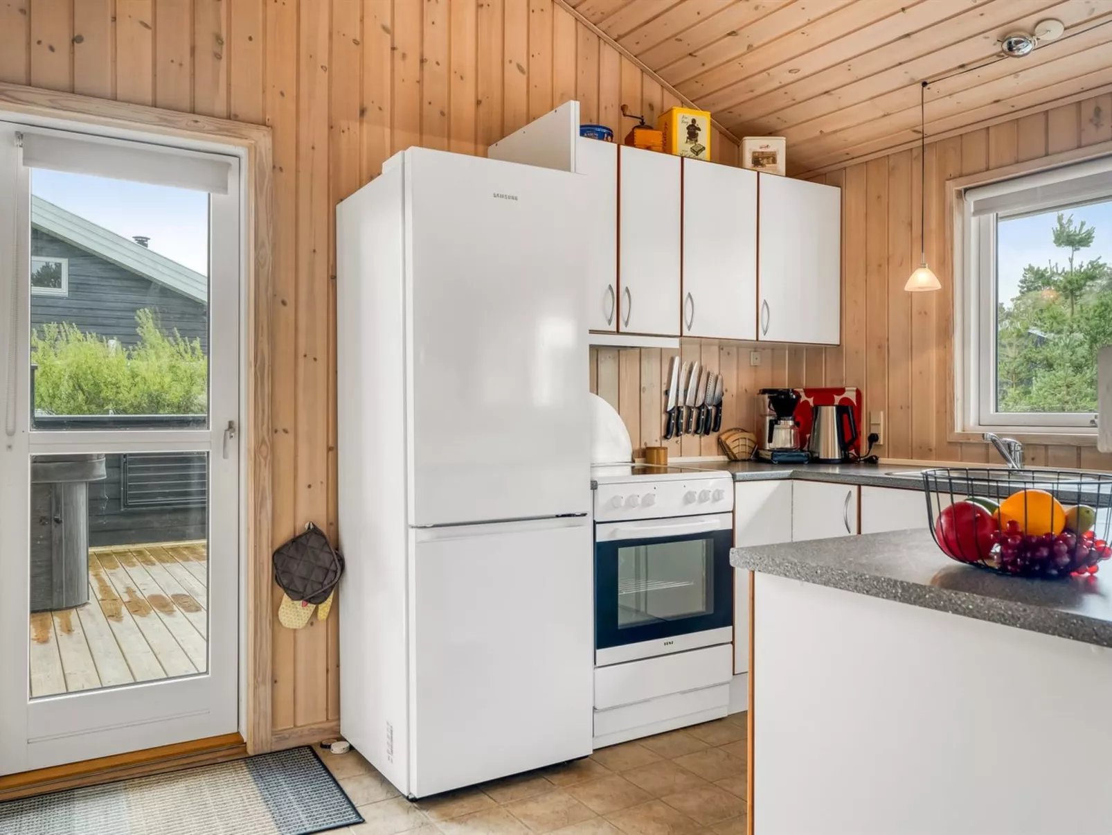 "Alisa" - 1.9km from the sea - Binnen