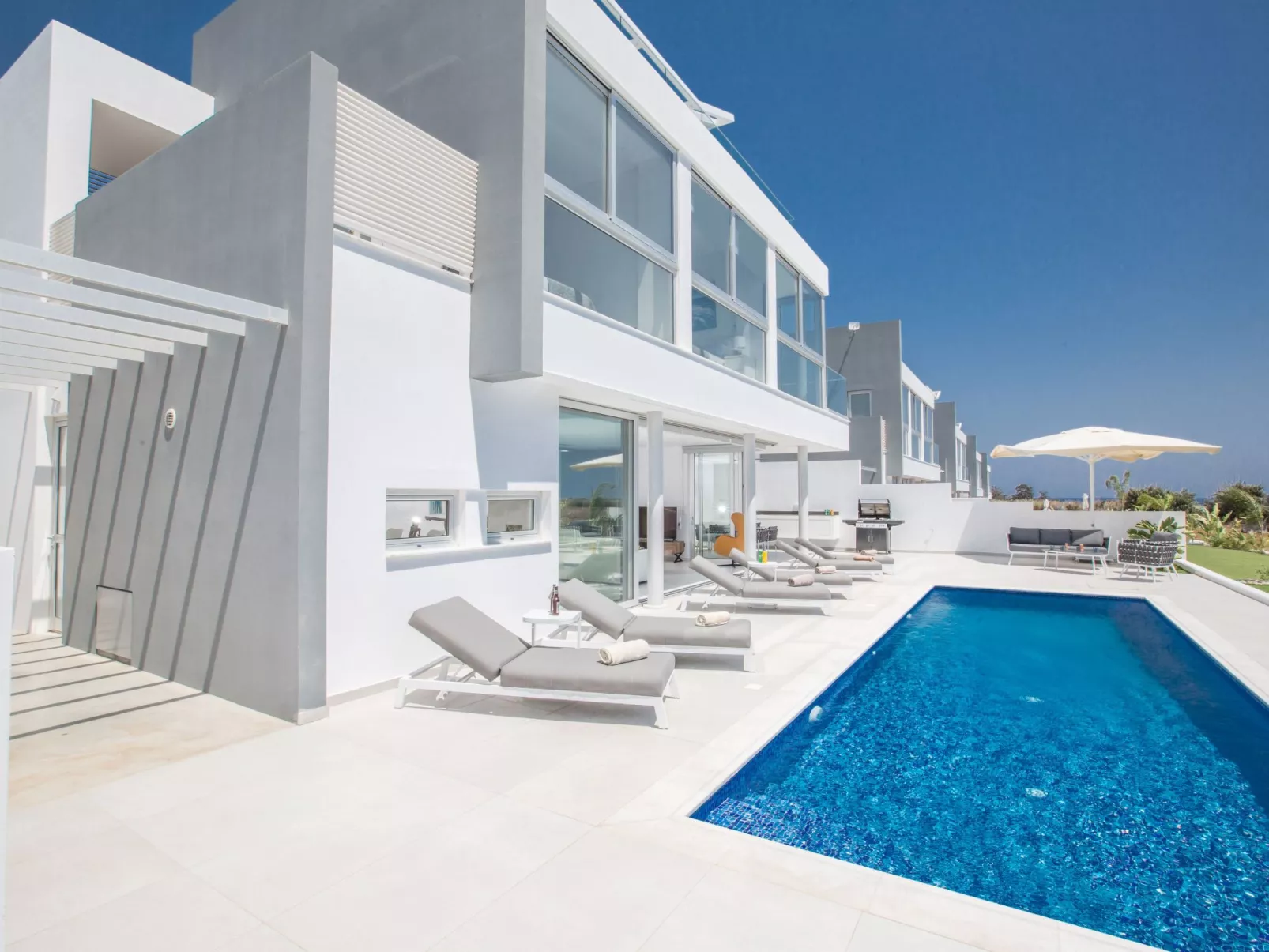 Haus in Pernera mit Bi-Fold Patio - Image-tags.info