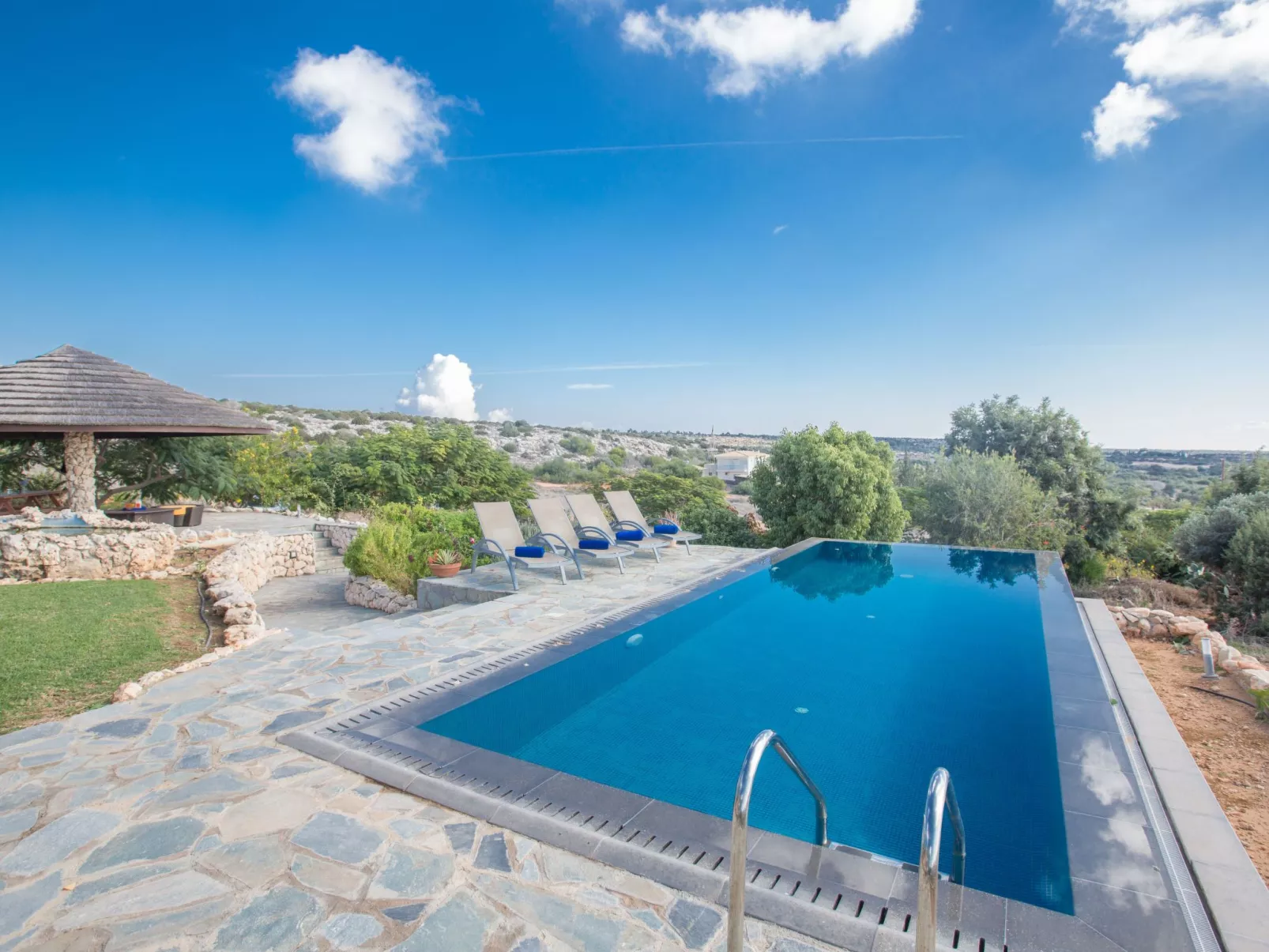 Private Villa mit Panoramablick auf das Meer - Image-tags.info