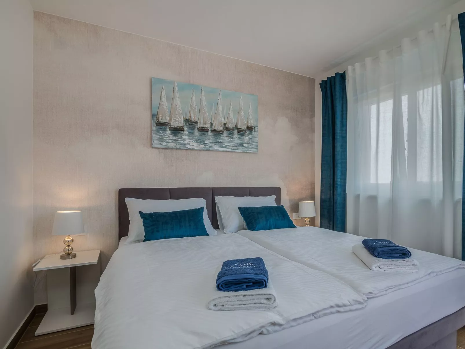 Luxuriöse Villa mit Salzwasserpool in einer ruhigen Gegend - Image-tags.info