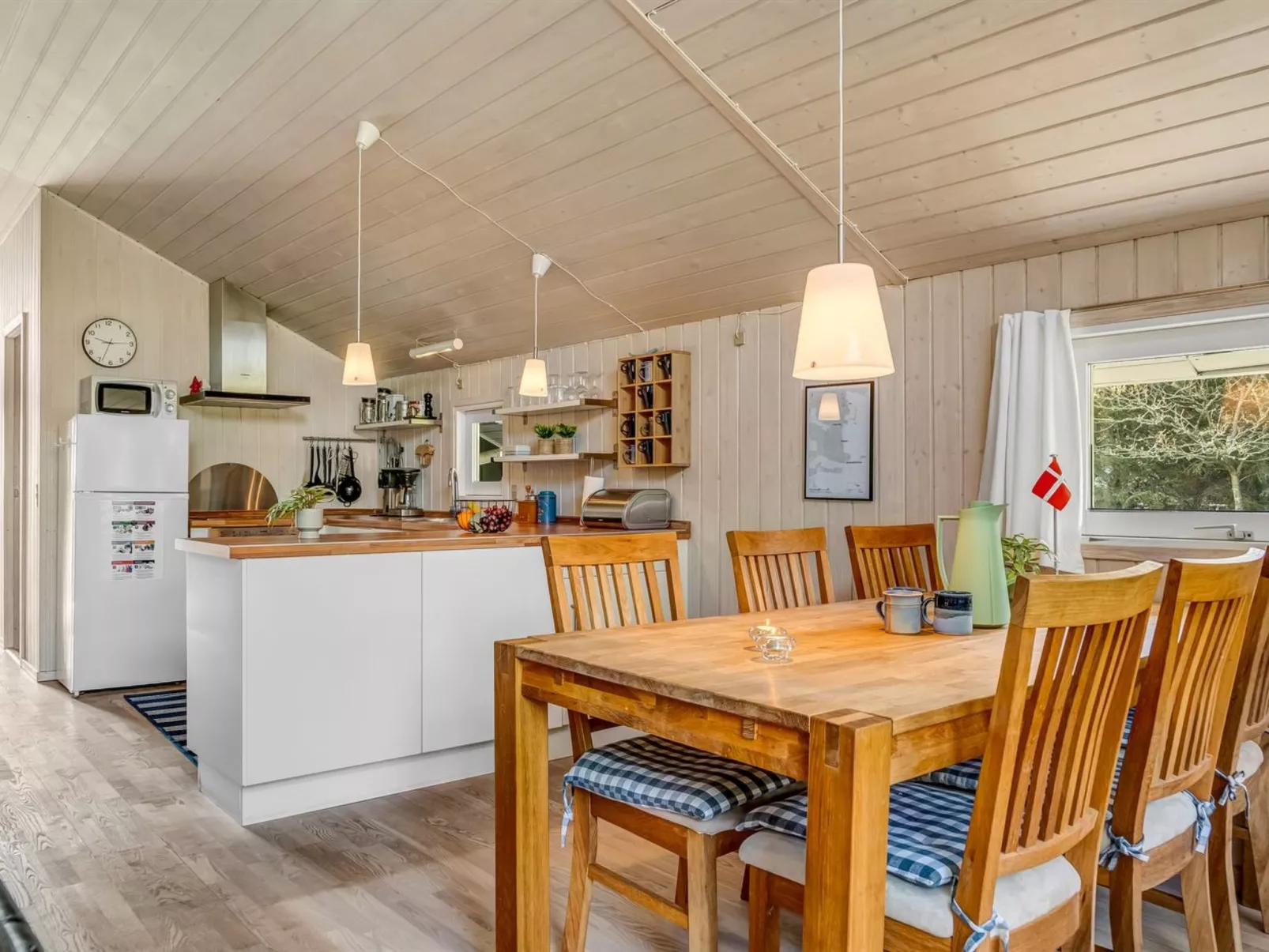 "Josef" - 1.2km from the sea - Binnen