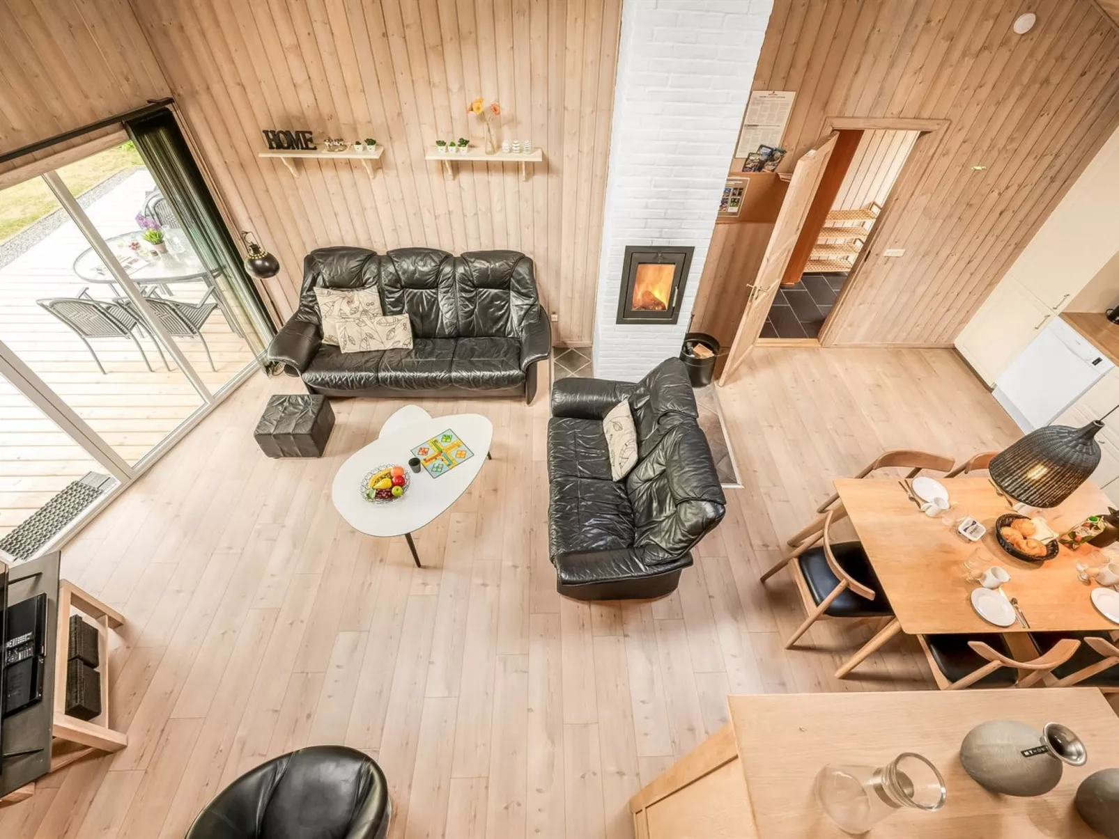 "Yorick" - 350m to the fjord - Binnen