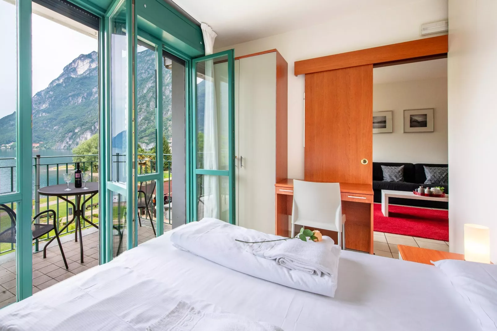 RESIDENCE PORTO LETIZIA - PALACE-1ROOM APT 4 PAX LAKE VIEW DELUXE 8206 - P1LD4 - Slaapkamer