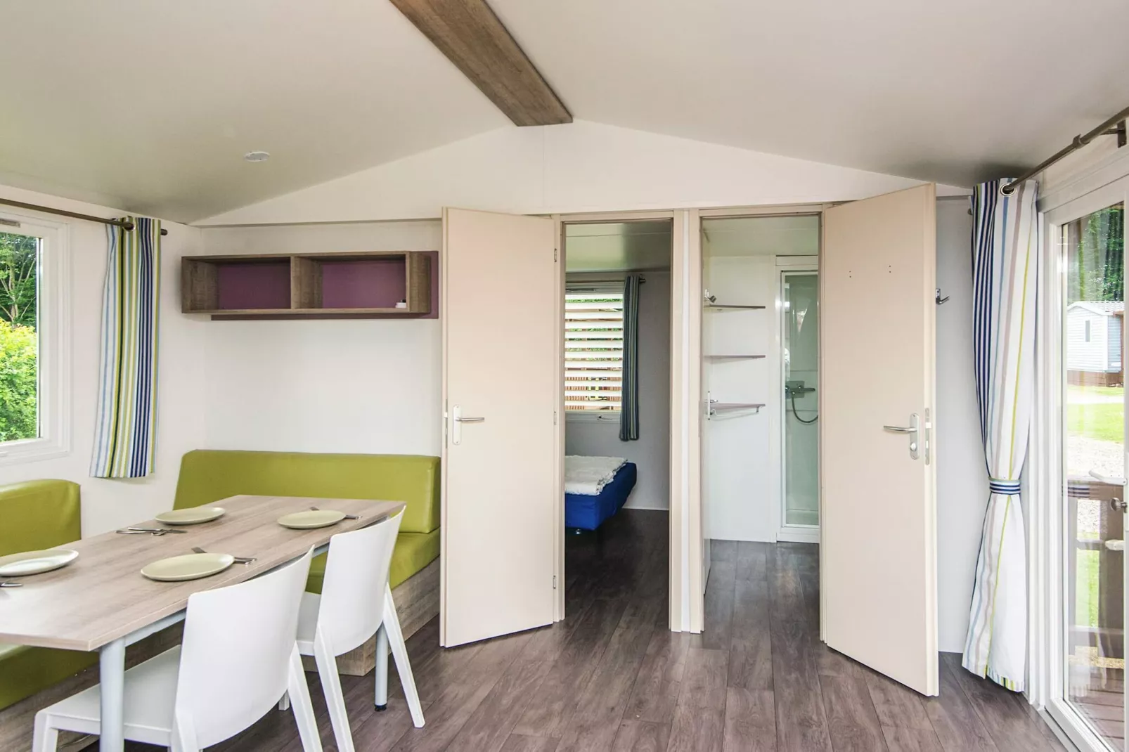 Mobile homes til 4 personer, medbad-Binnen