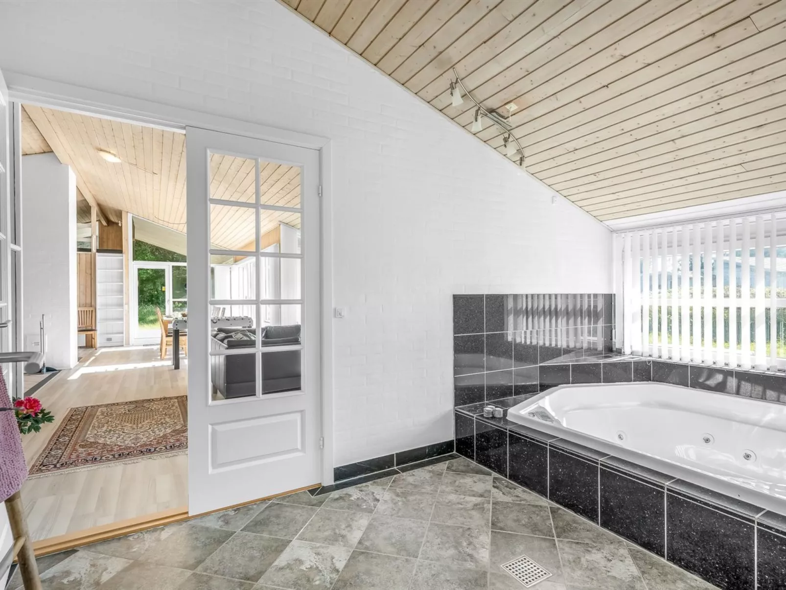 "Peder" - 700m from the sea-Binnen