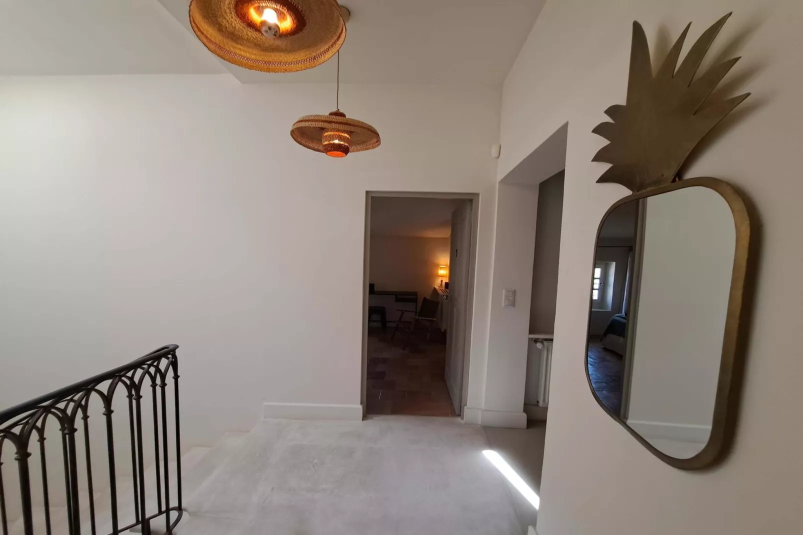 Mas Maillane demeure du XVIIIe entièrement rénové-Overloop