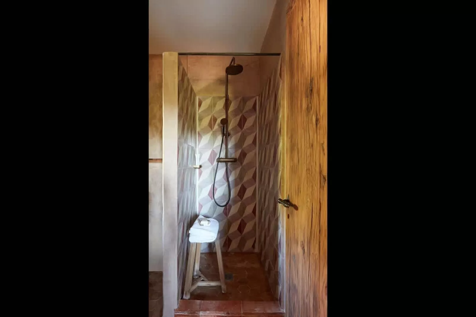 Villa de charme confort au milieu des vignes du Lubéron-Badkamer