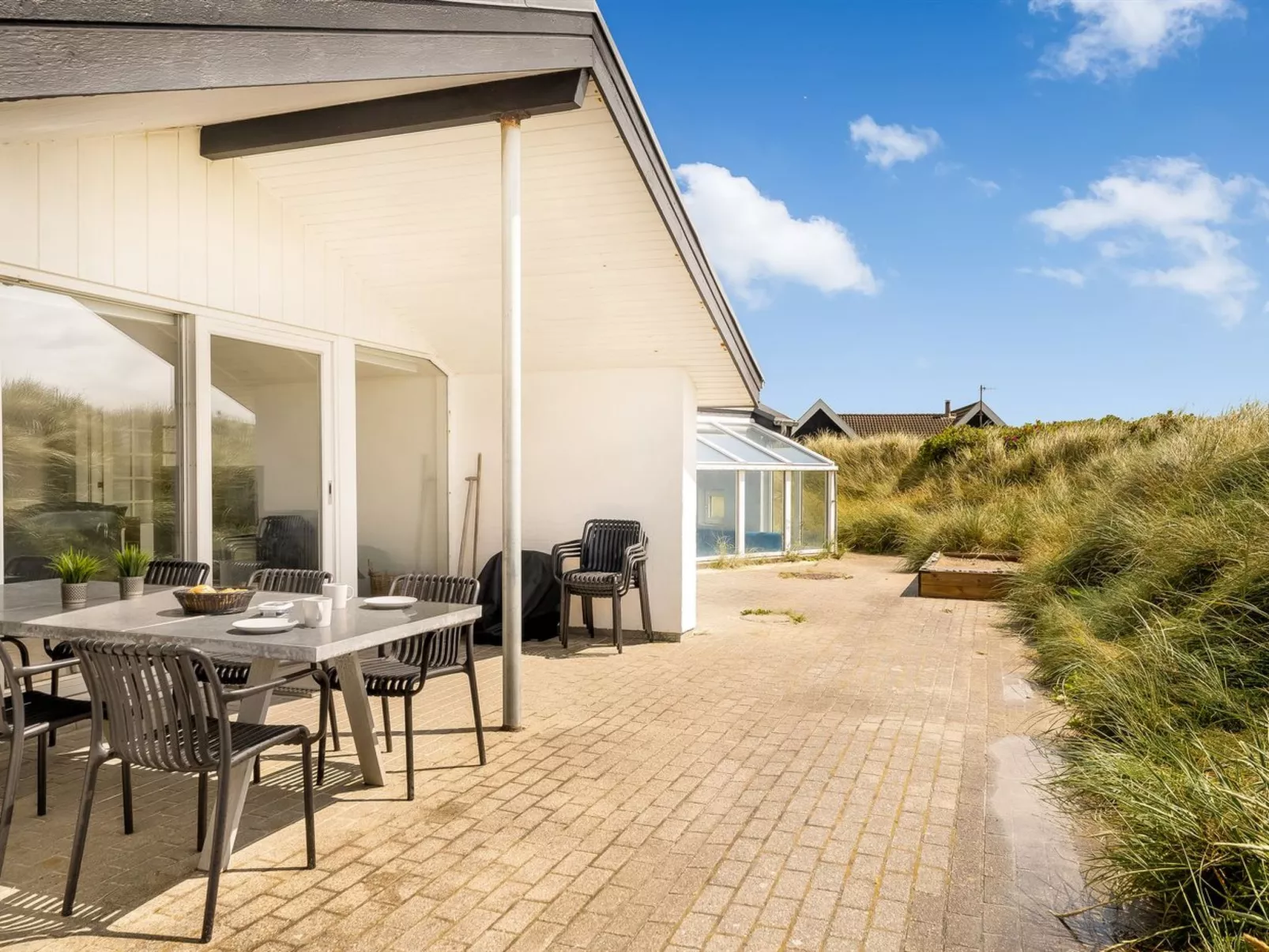 "Nimrod" - 70m from the sea-Buiten