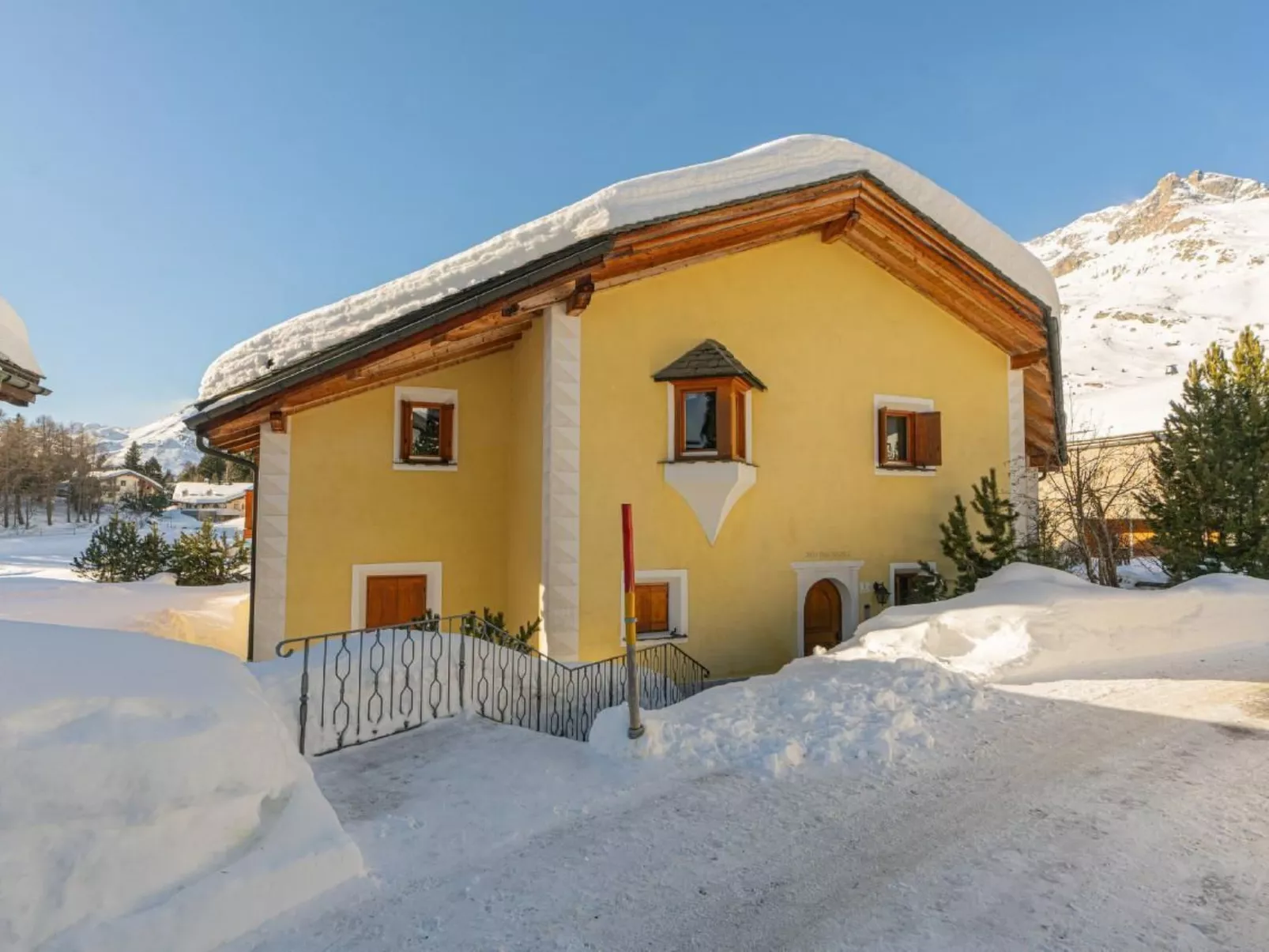 Chesa Trais FluorsC3 - Image-tags.info