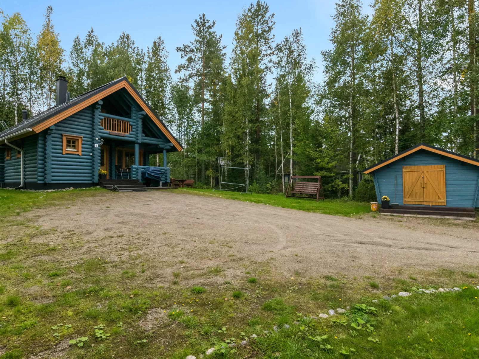 Linnanhelmi (ent. metsäpeura) - Binnen