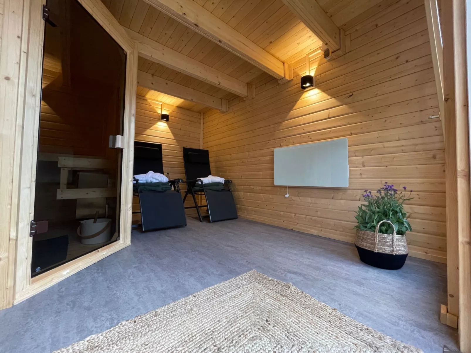 Schönes Ferienhaus in Neundorf mit Großer Terrasse - Image-tags.info