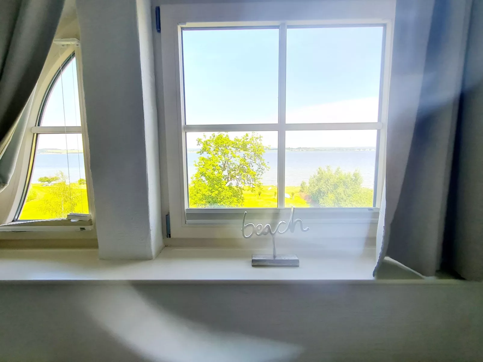 TRADITIONELLES REETDACHHAUS MIT SAUNA, KAMINOFEN UND PRIVATEM WASSERZUGANG - Image-tags.info