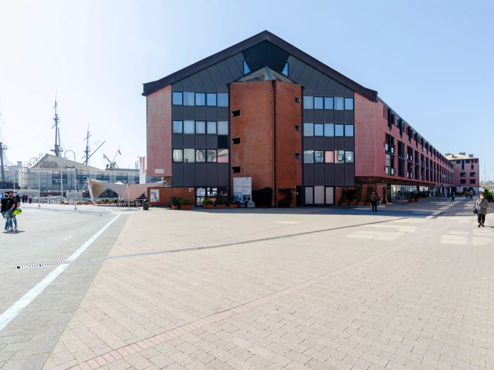 Dock of the Bay Genova, 2b 1b, 2 garage e balcone - Image-tags.info