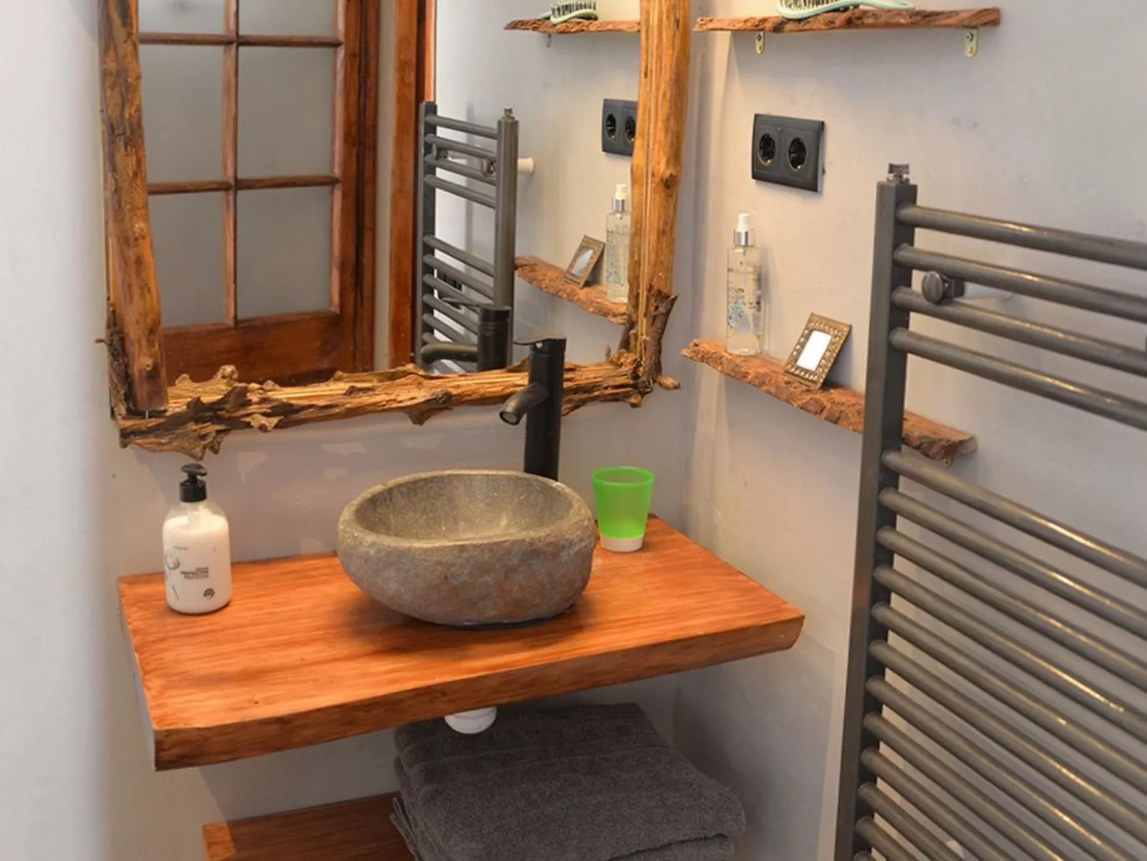 Rustikal-moderne Wohnung für 6 Personen - Pobla de Lillet - Image-tags.info