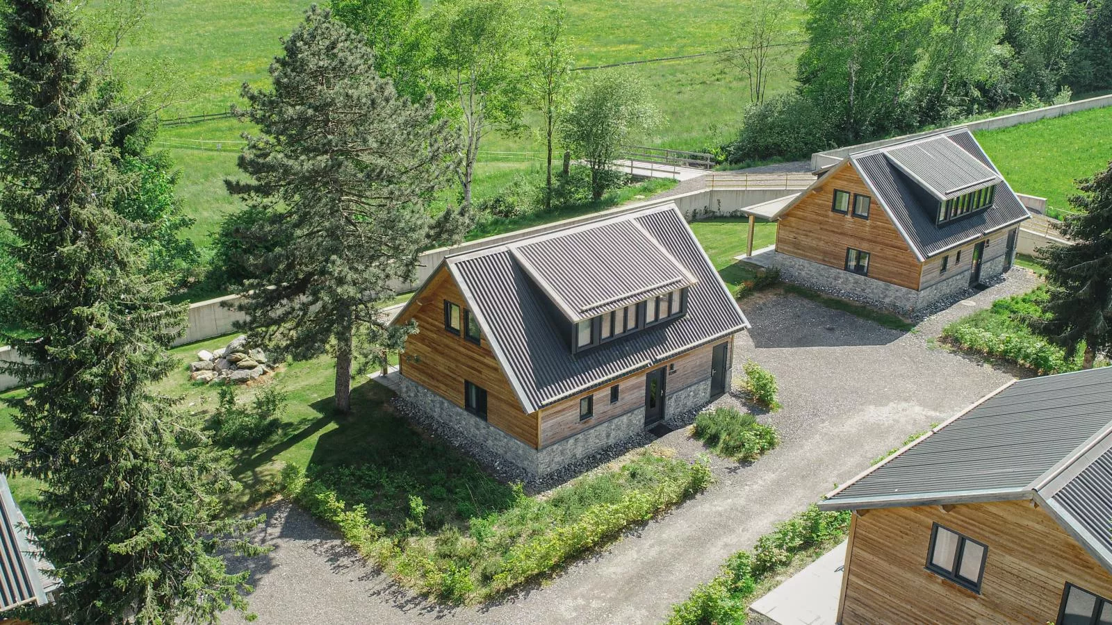 Alpenchalet am See - Buitenkant zomer