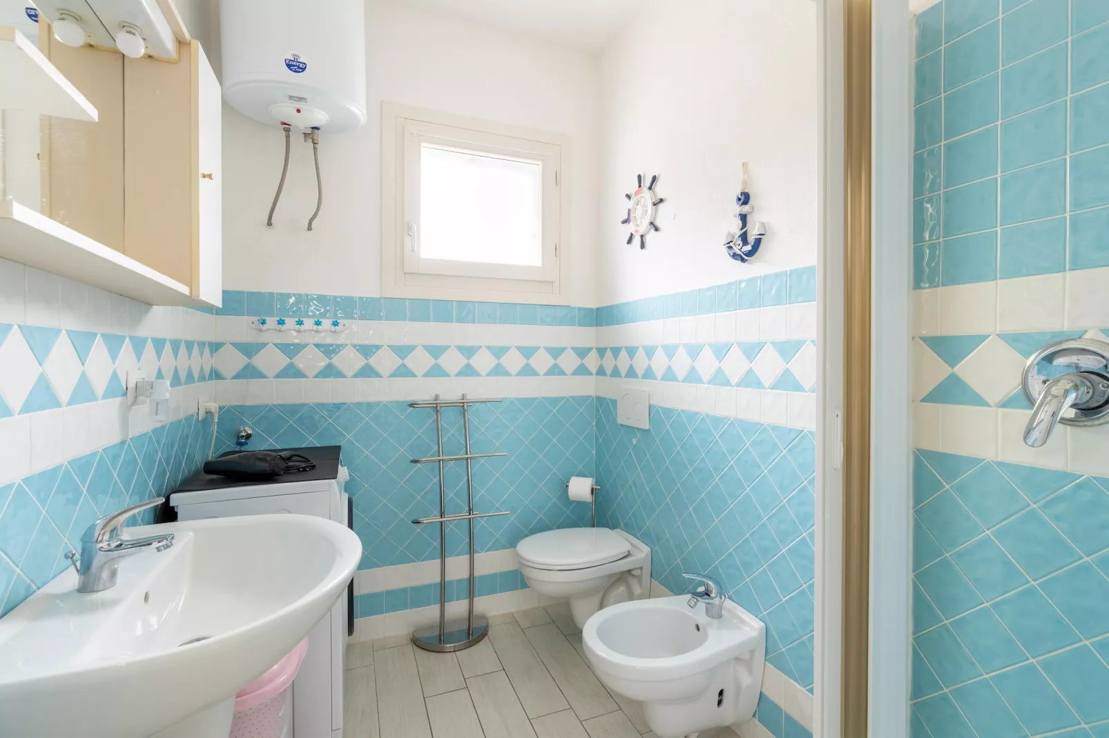 BILO BADESI CON PISCINA - Badkamer