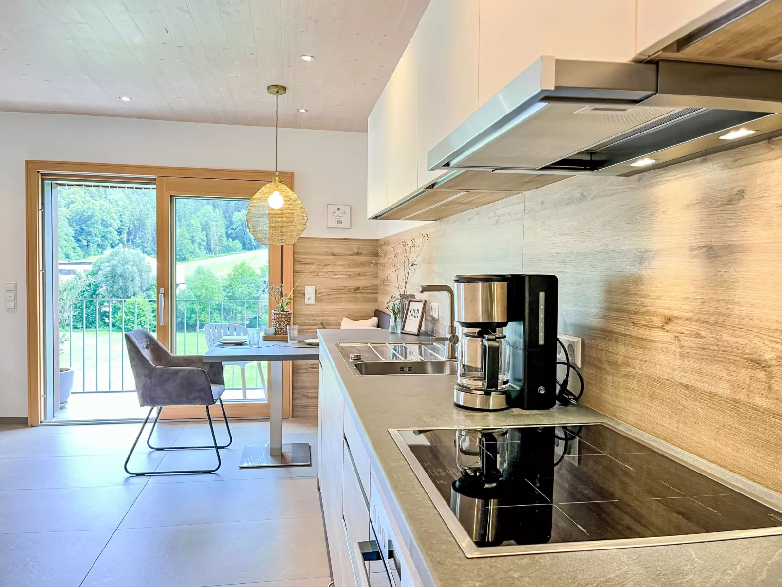 Kinast (HFT201)-Binnen