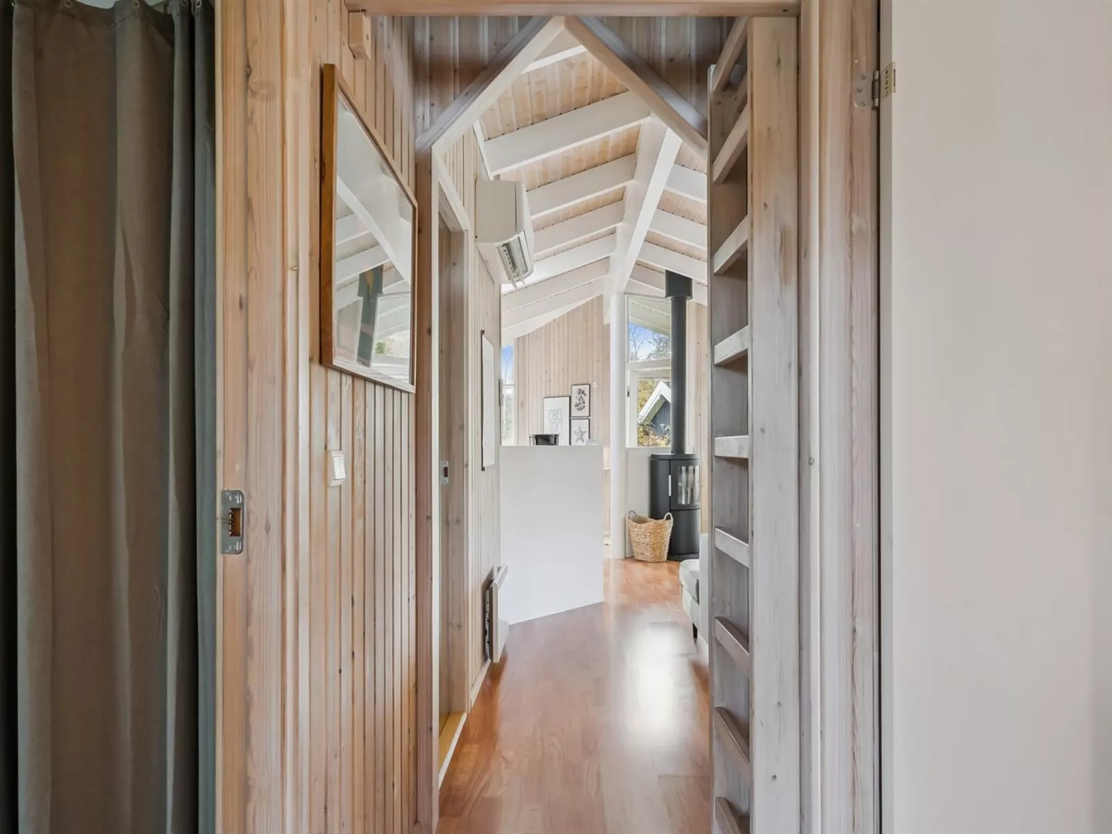 "Alvy" - 200m from the sea-Binnen