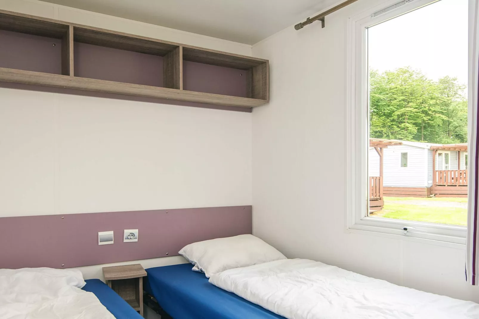 Mobile homes til 6 pers., med bad-Binnen