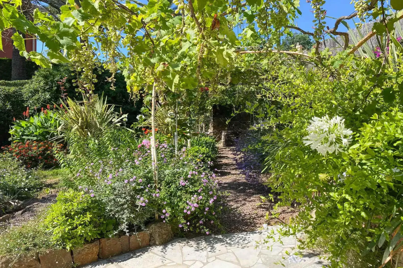 Villa plage privée vue sur la mer-Tuinen zomer