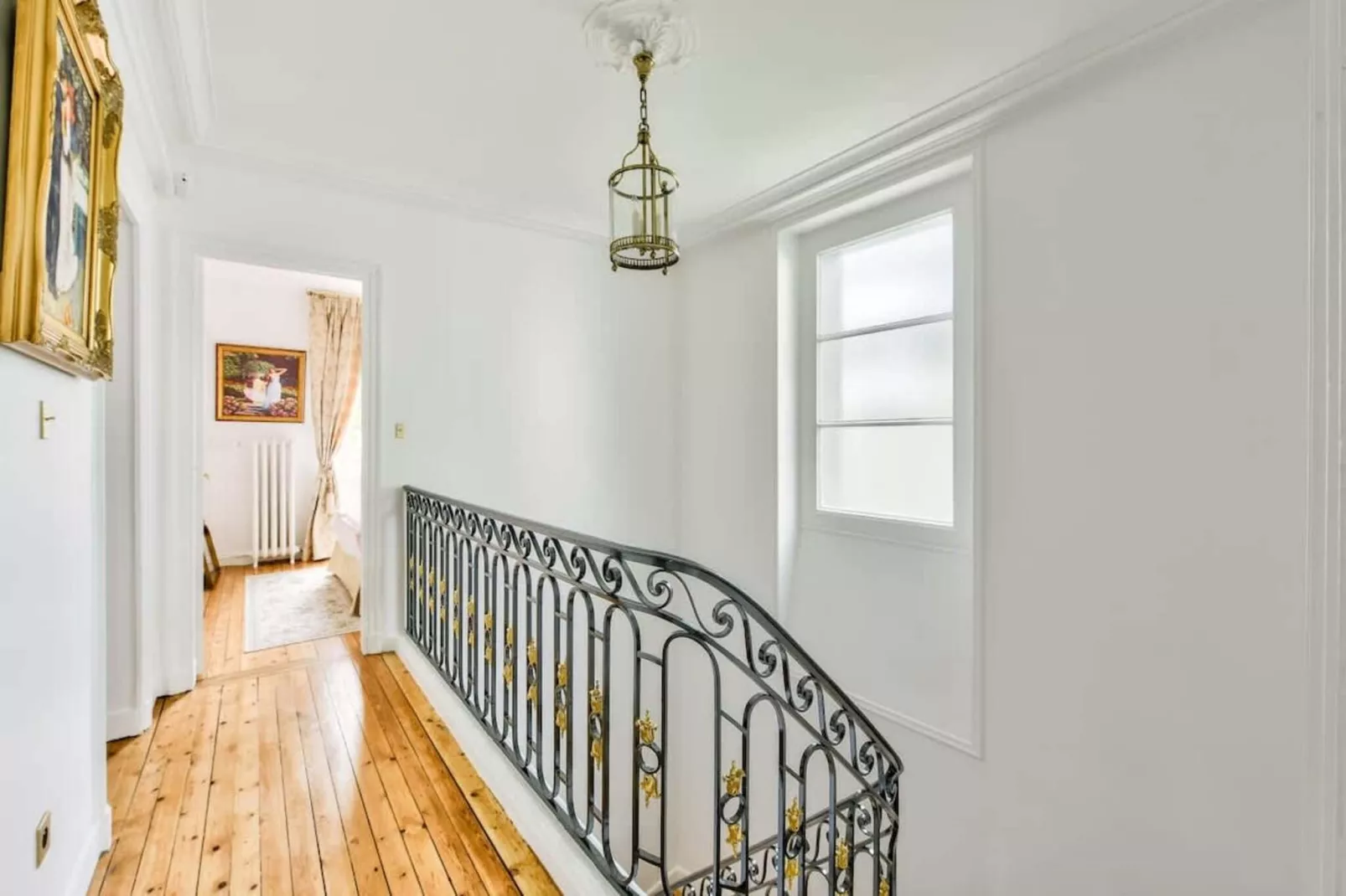 Noble demeure de luxe en plein coeur de Paris-Overloop