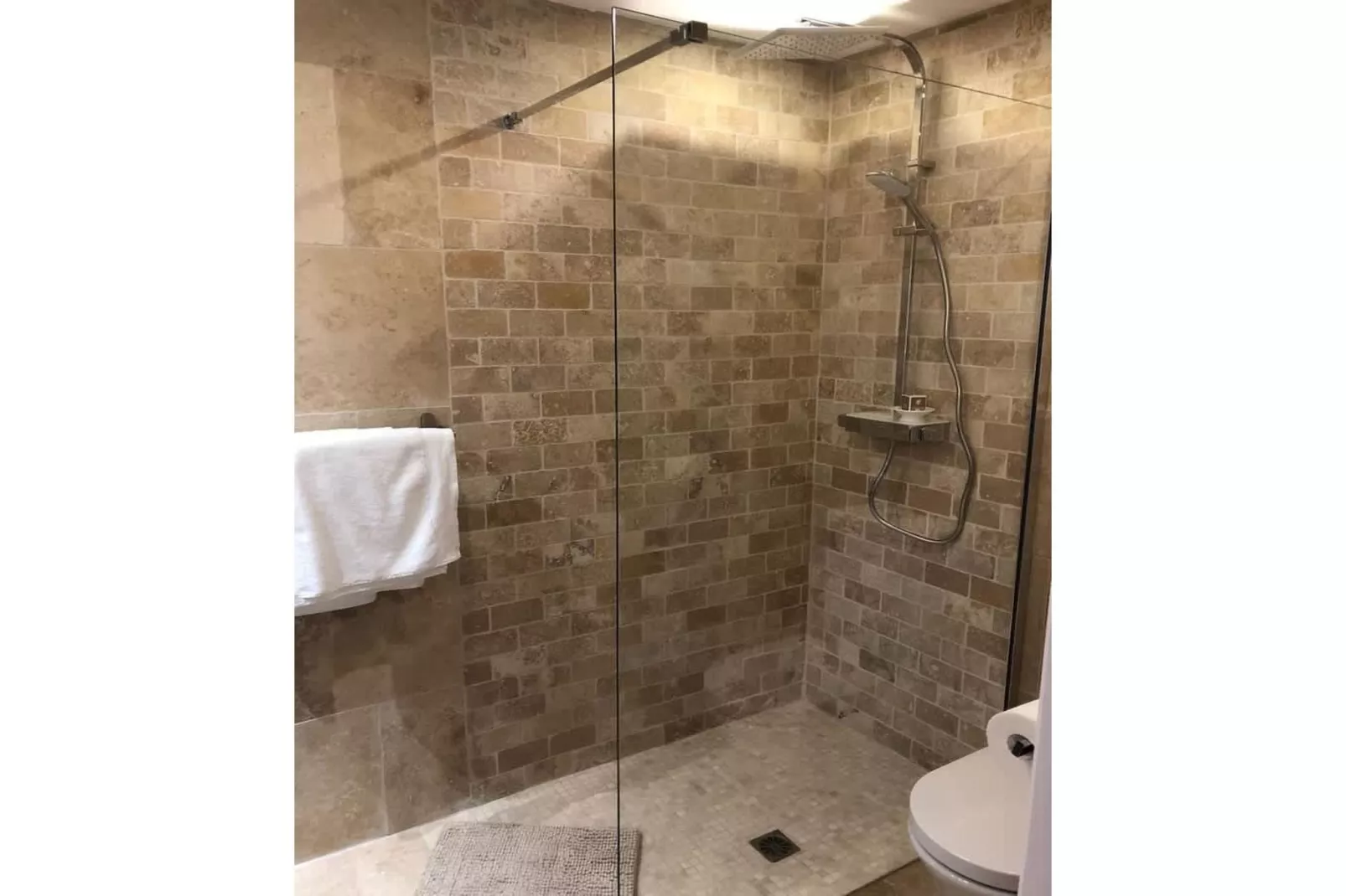 Villa provencale à Murs coeur du Luberon-Badkamer