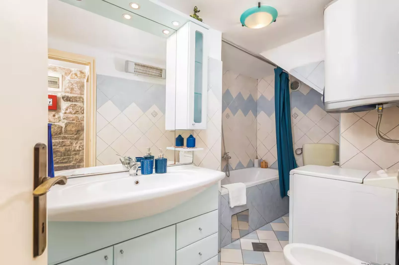 Holiday Home Lucia-Badkamer