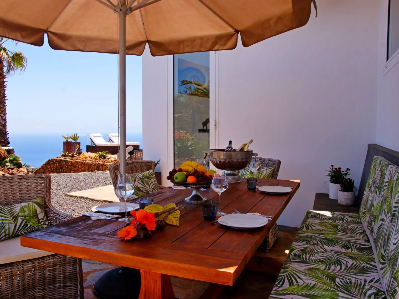 Moderne Architekten-Villa mit Infinity-Pool und Meerblick - Image-tags.info