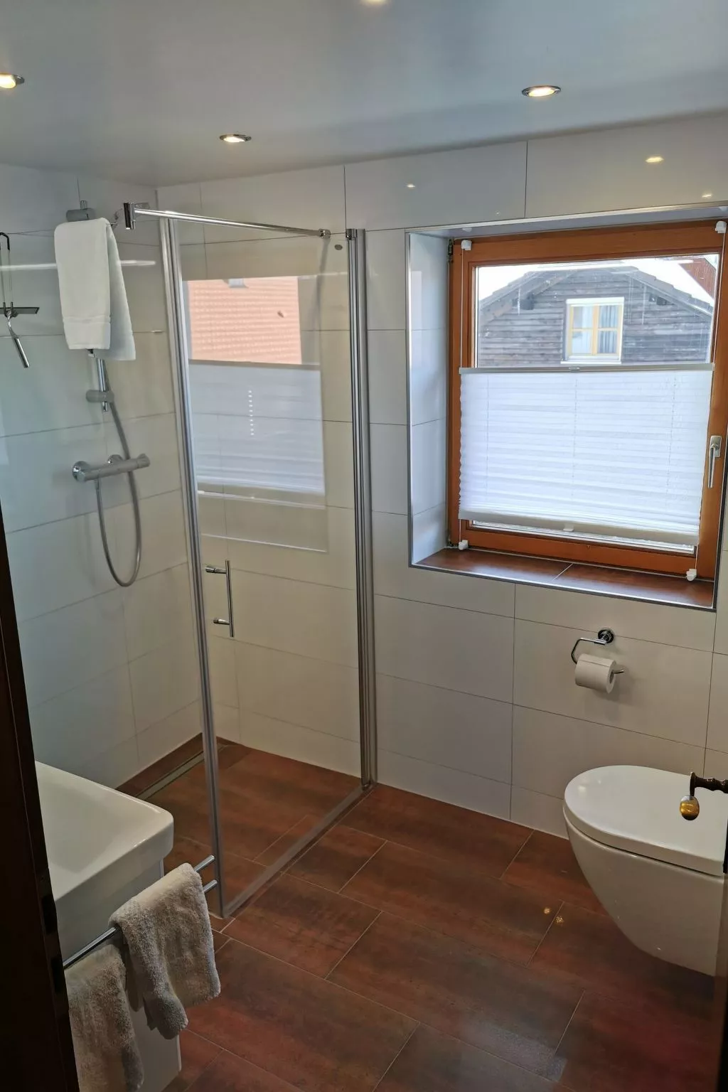 Mit komplett eingerichteter Küchenzeile im Wohnraum - Image-tags.info