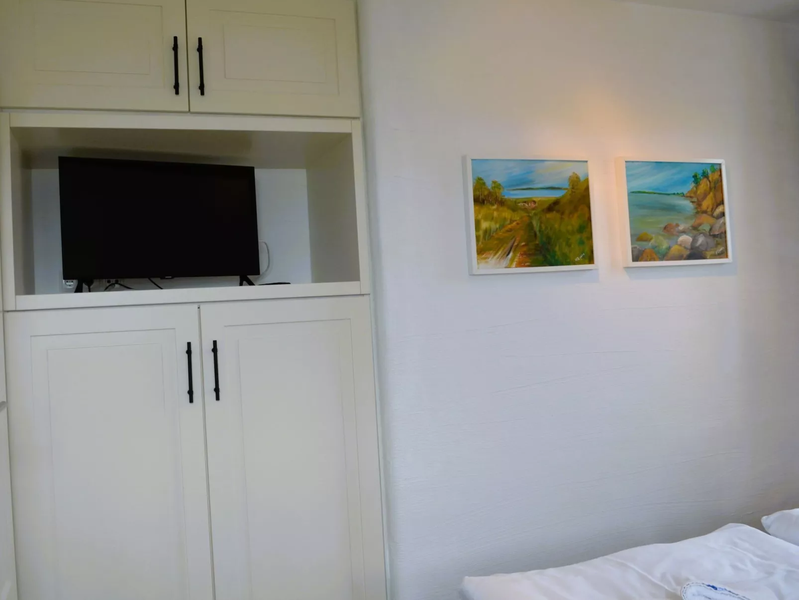 TRADITIONELLES REETDACHHAUS MIT SAUNA, KAMINOFEN UND PRIVATEM WASSERZUGANG - Image-tags.info