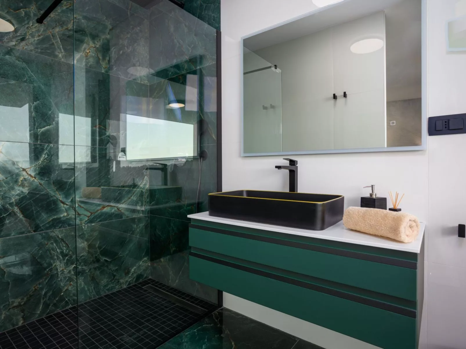 Neue moderne Villa mit Pool in der Nähe von dem - Image-tags.info