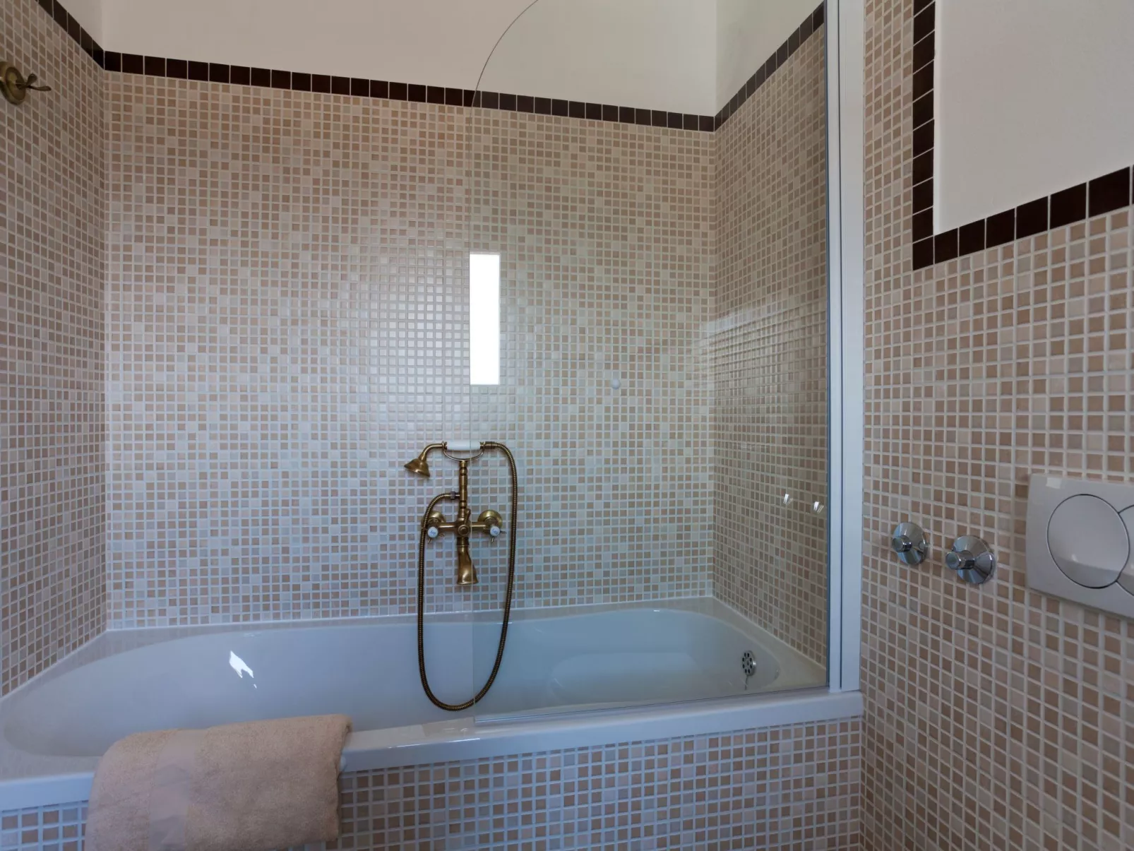 Luxuriöse Villa mit Pool inmitten der Natur - Image-tags.info