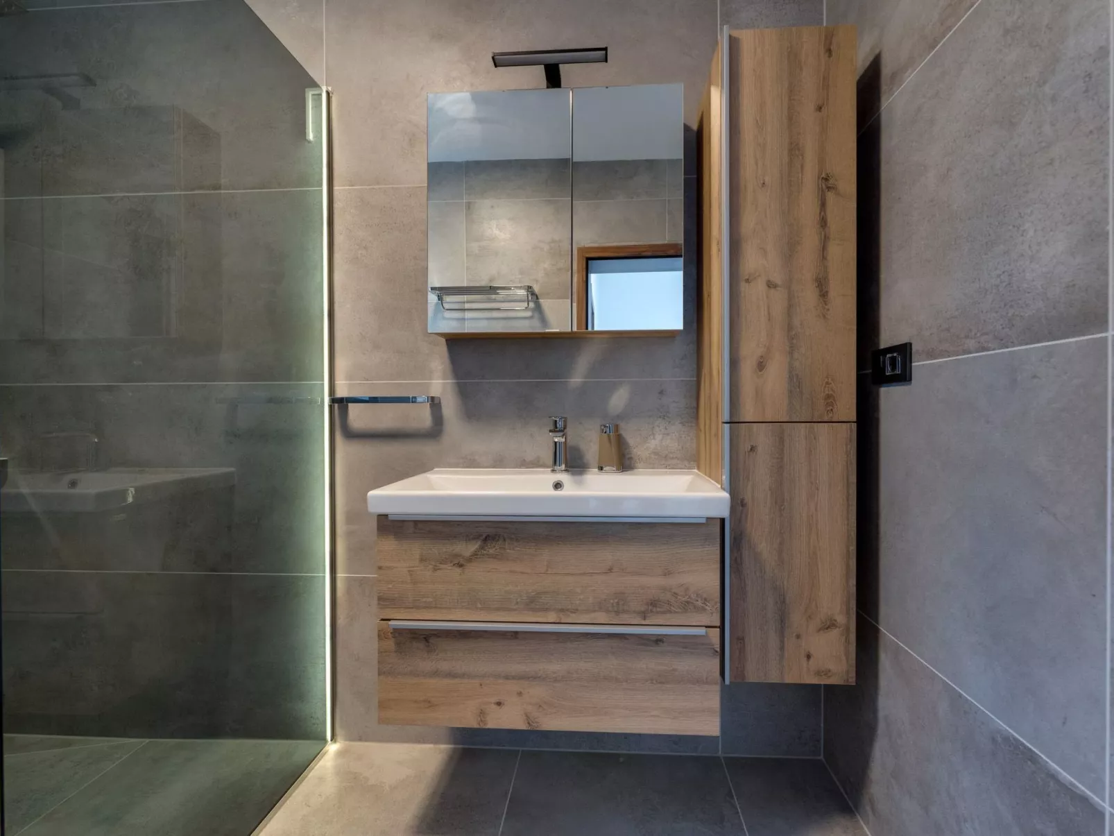 Villa "Rosemary" mit Pool und Panoramablick auf das Meer - Image-tags.info