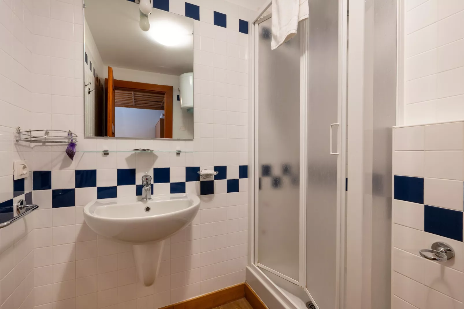 TRILO 2 CERESOLE-Badkamer