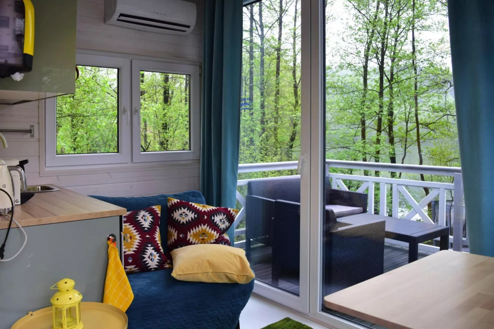 Dom w Starych Czaplach z domkiem na drzewie-Terrasbalkon